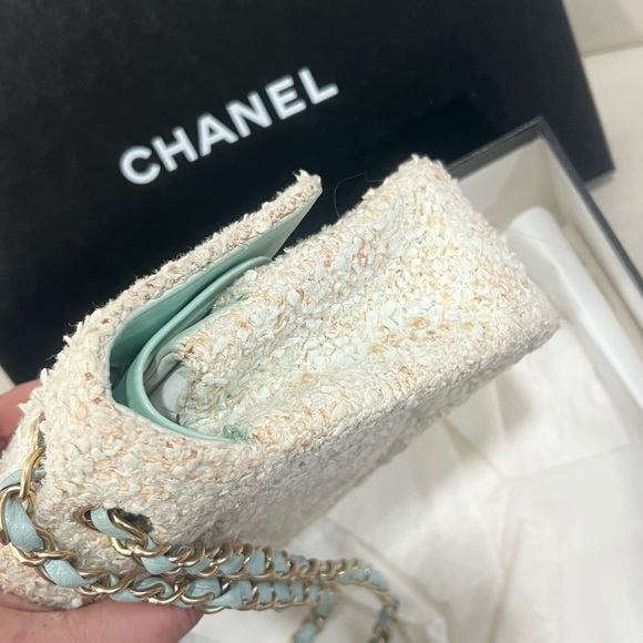Chanel Classic Tweed Double Flap Bag - Picture 5 of 16